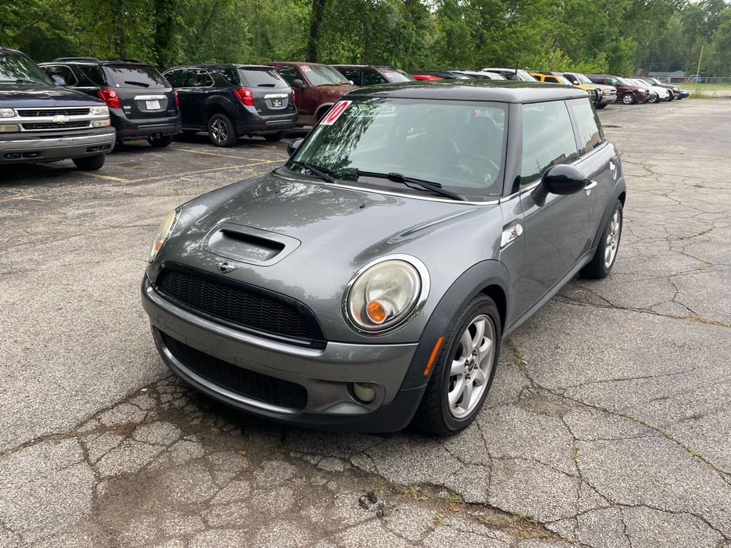 2010 MINI Cooper Image 1