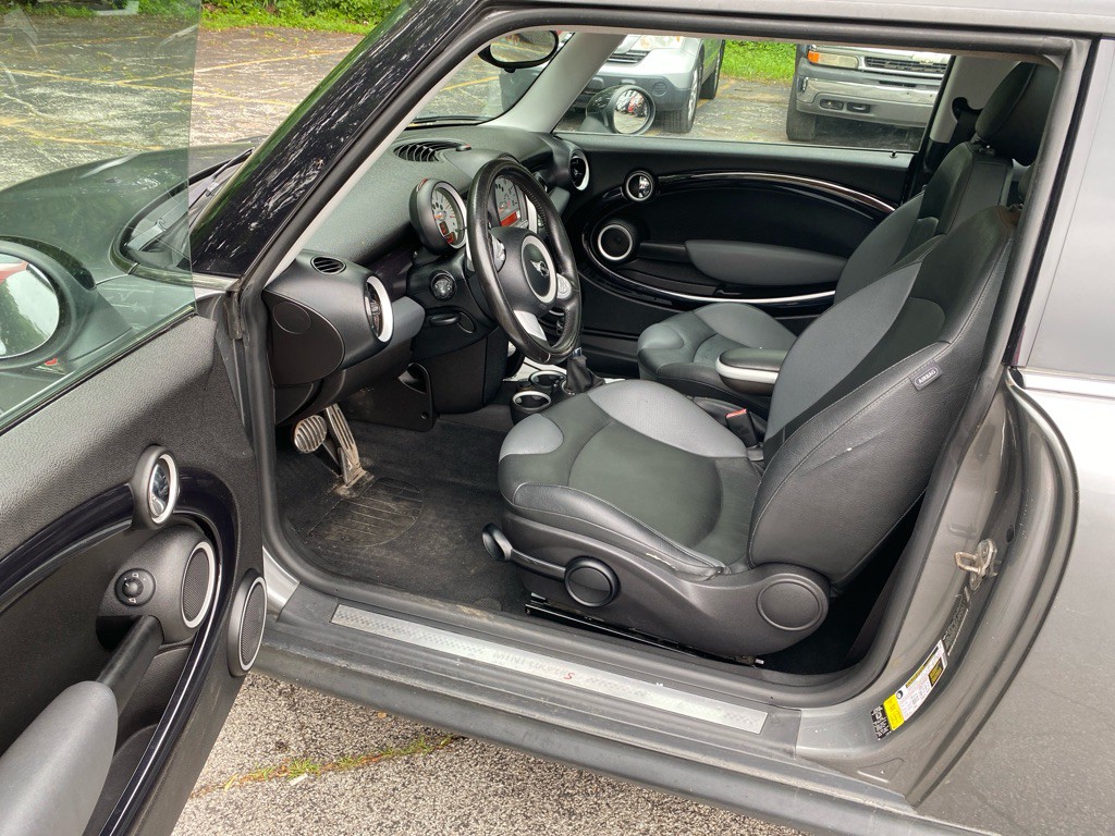 2010 MINI Cooper Image 8