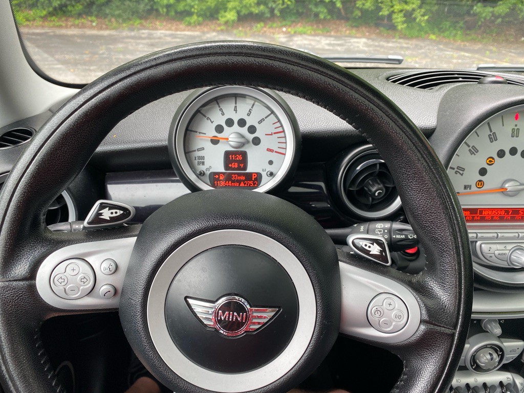 2010 MINI Cooper Image 13