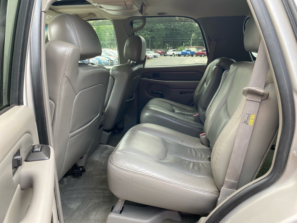 2004 GMC Yukon Image 9