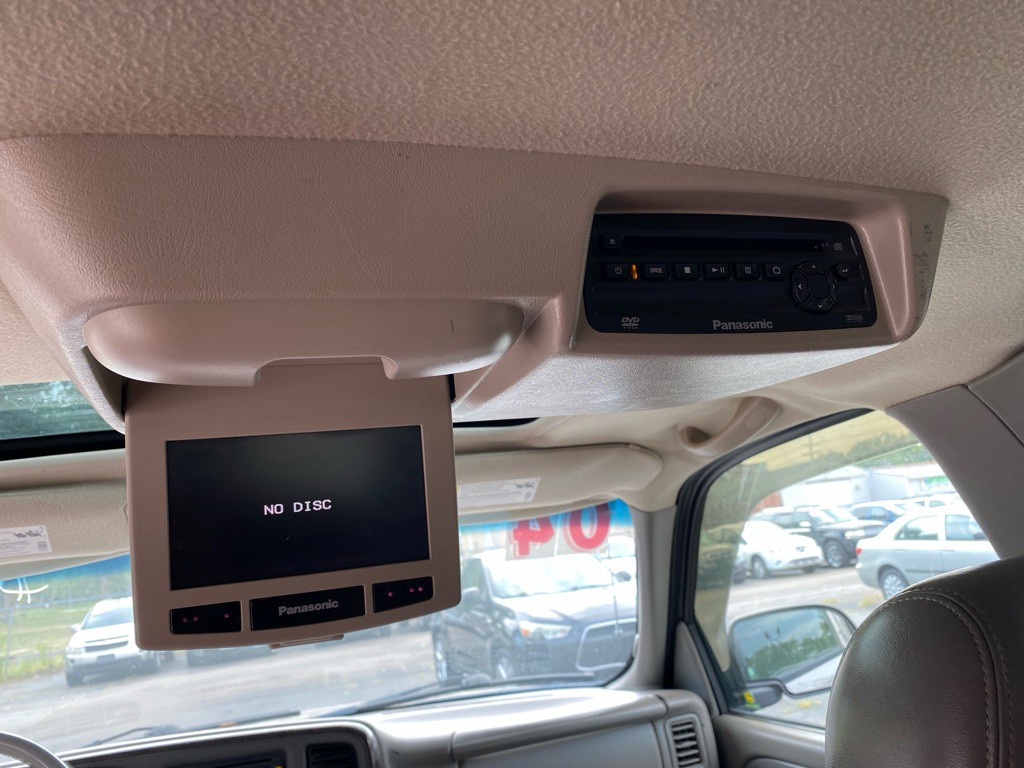 2004 GMC Yukon Image 11