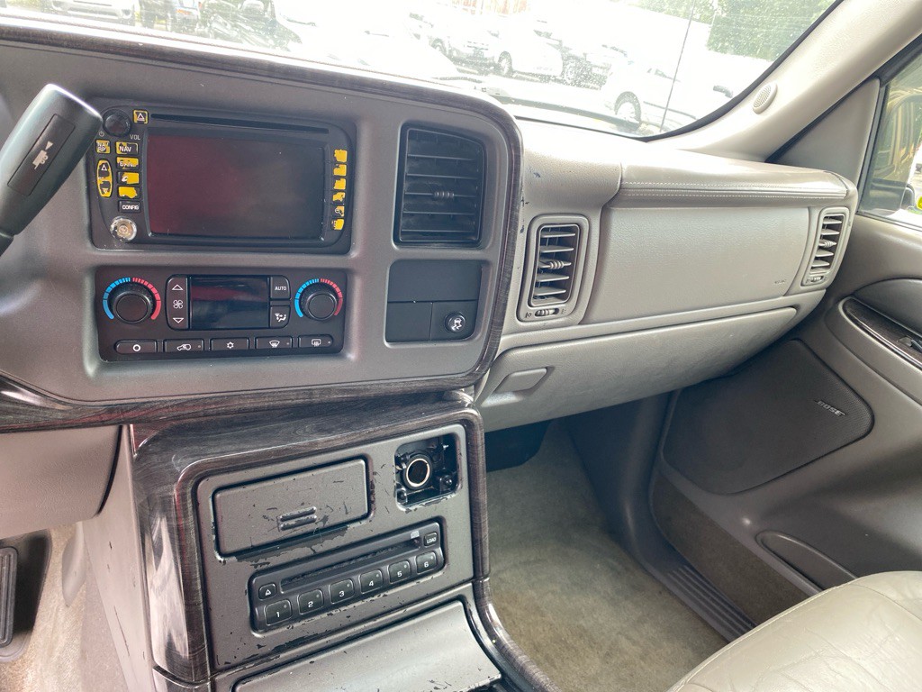2004 GMC Yukon Image 15