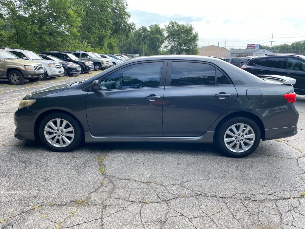 2010 Toyota Corolla Image 2