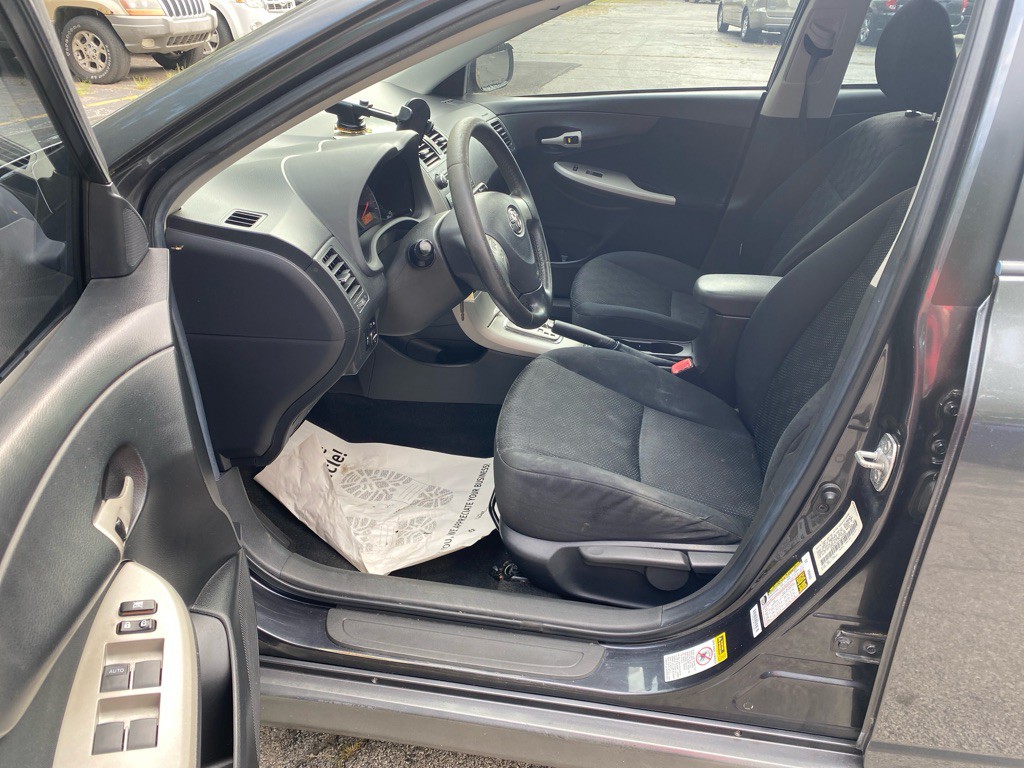 2010 Toyota Corolla Image 8