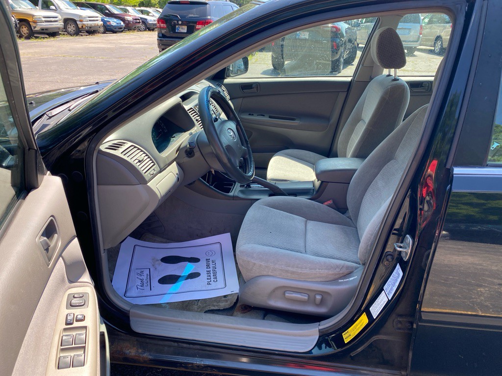2003 Toyota Camry Image 8