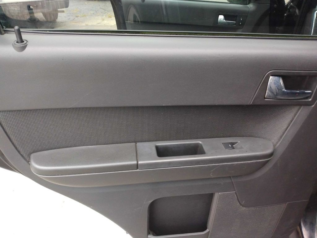 2010 Ford Escape Image 9