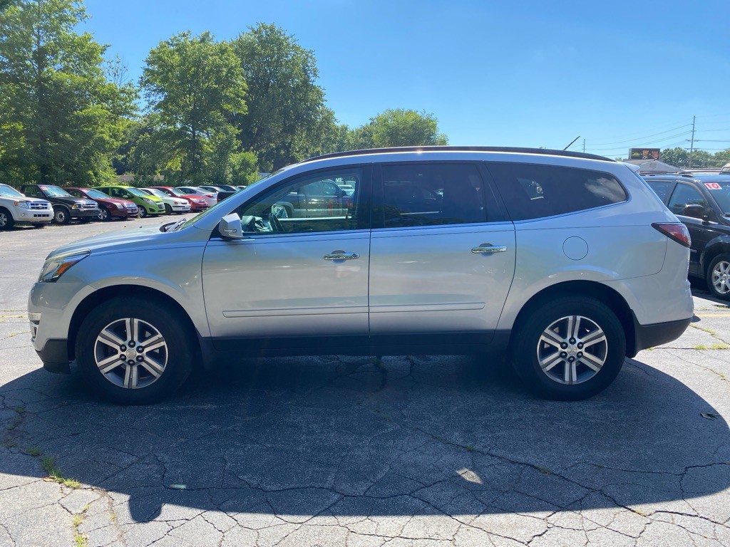 2015 Chevrolet Traverse Image 2