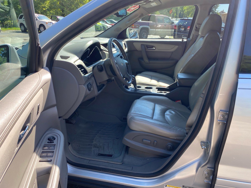 2015 Chevrolet Traverse Image 8