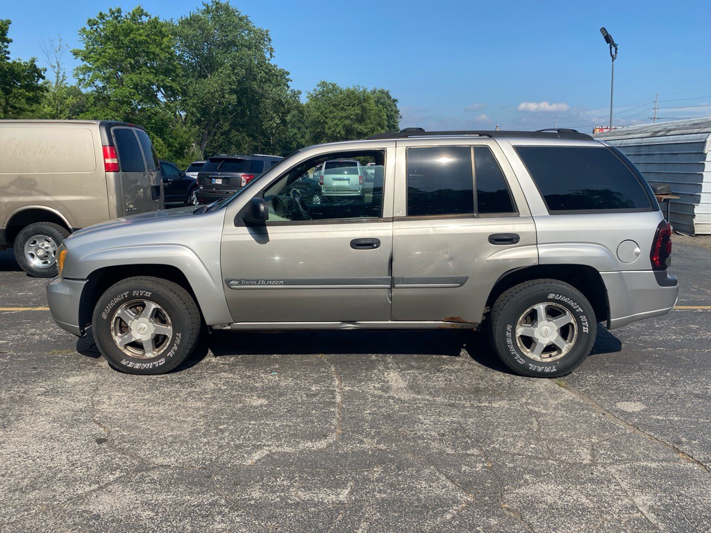 2004 Chevrolet Trailblazer Image 2