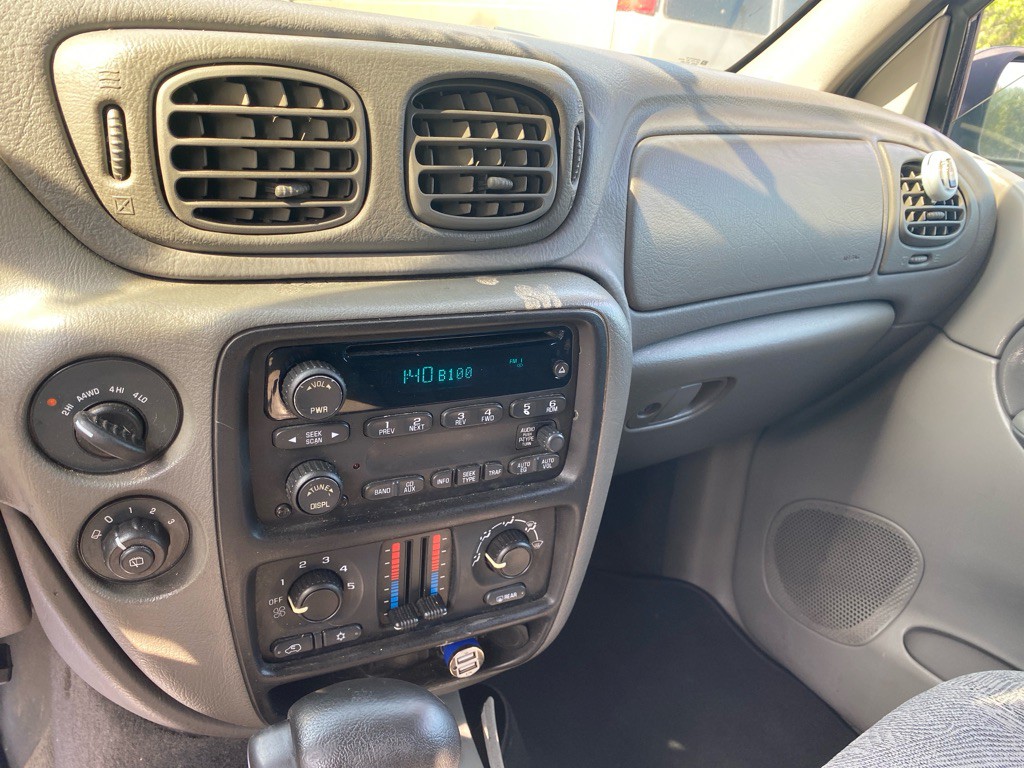 2004 Chevrolet Trailblazer Image 11