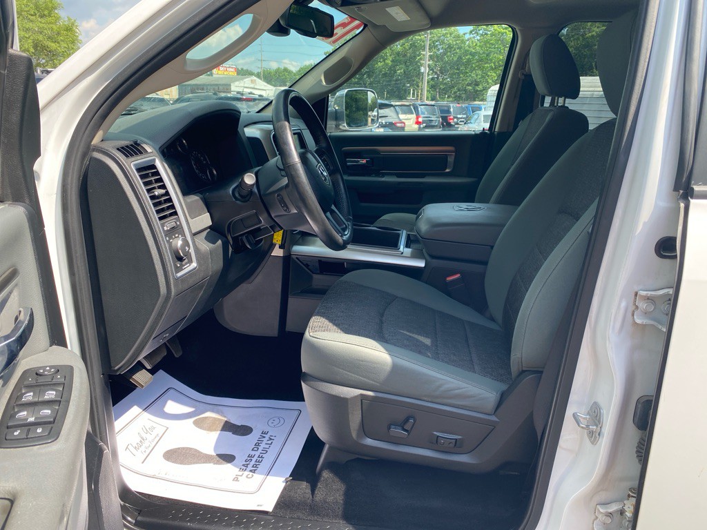2015 RAM 1500 Image 8