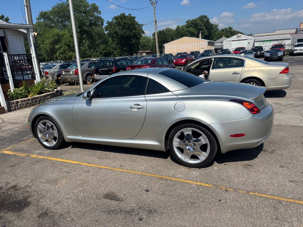 2004 Lexus SC Image 2