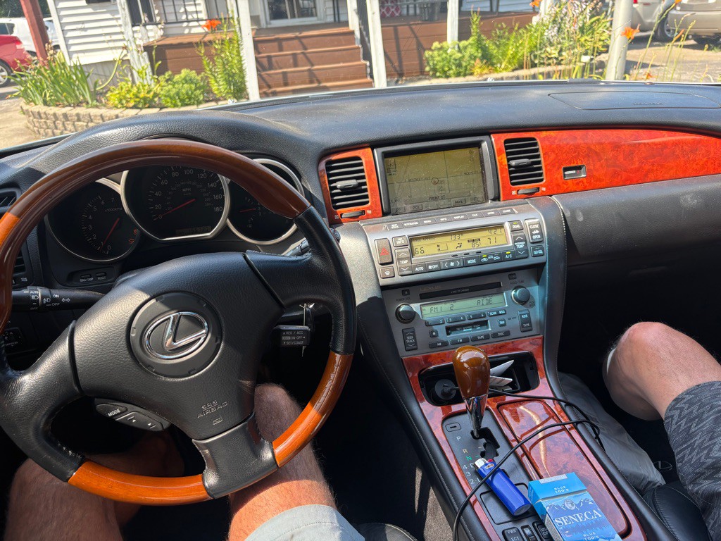 2004 Lexus SC Image 5