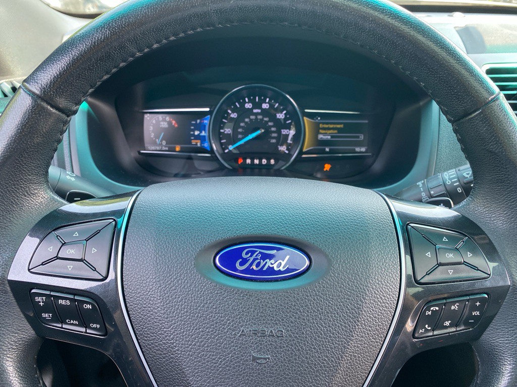 2016 Ford Explorer Image 18
