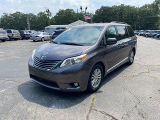 Image for 2012 Toyota Sienna XLE ID: 6672940