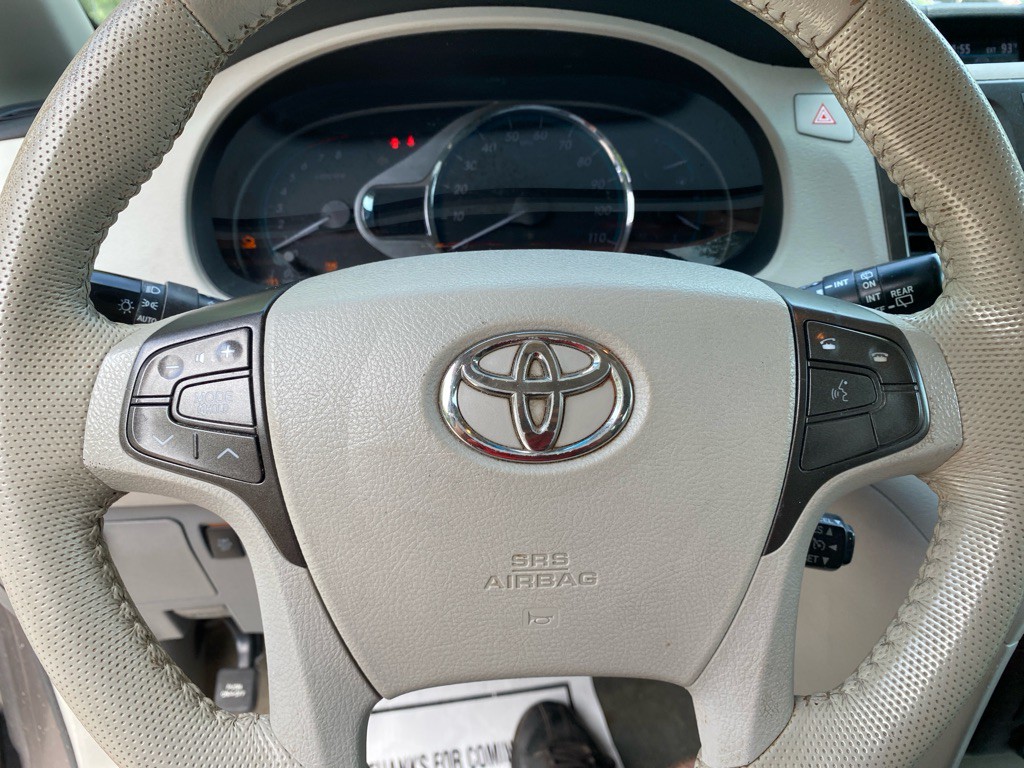 2012 Toyota Sienna Image 15
