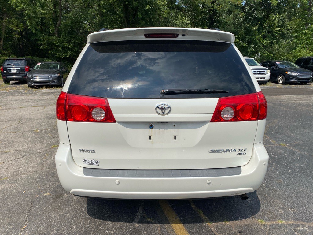 2009 Toyota Sienna Image 3