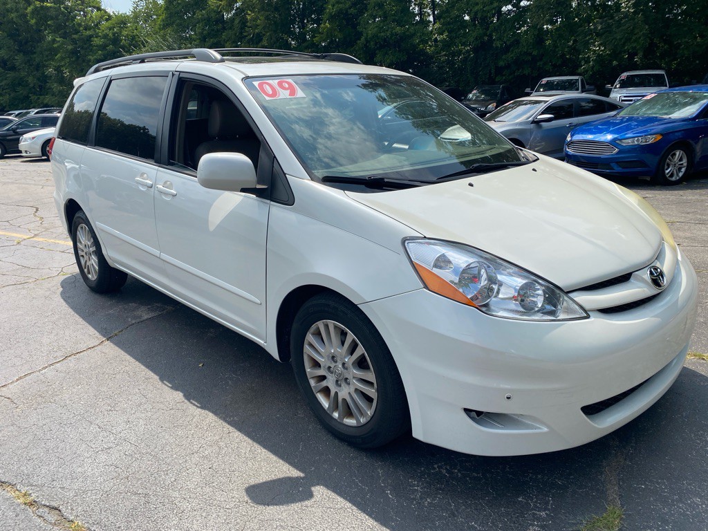 2009 Toyota Sienna Image 5