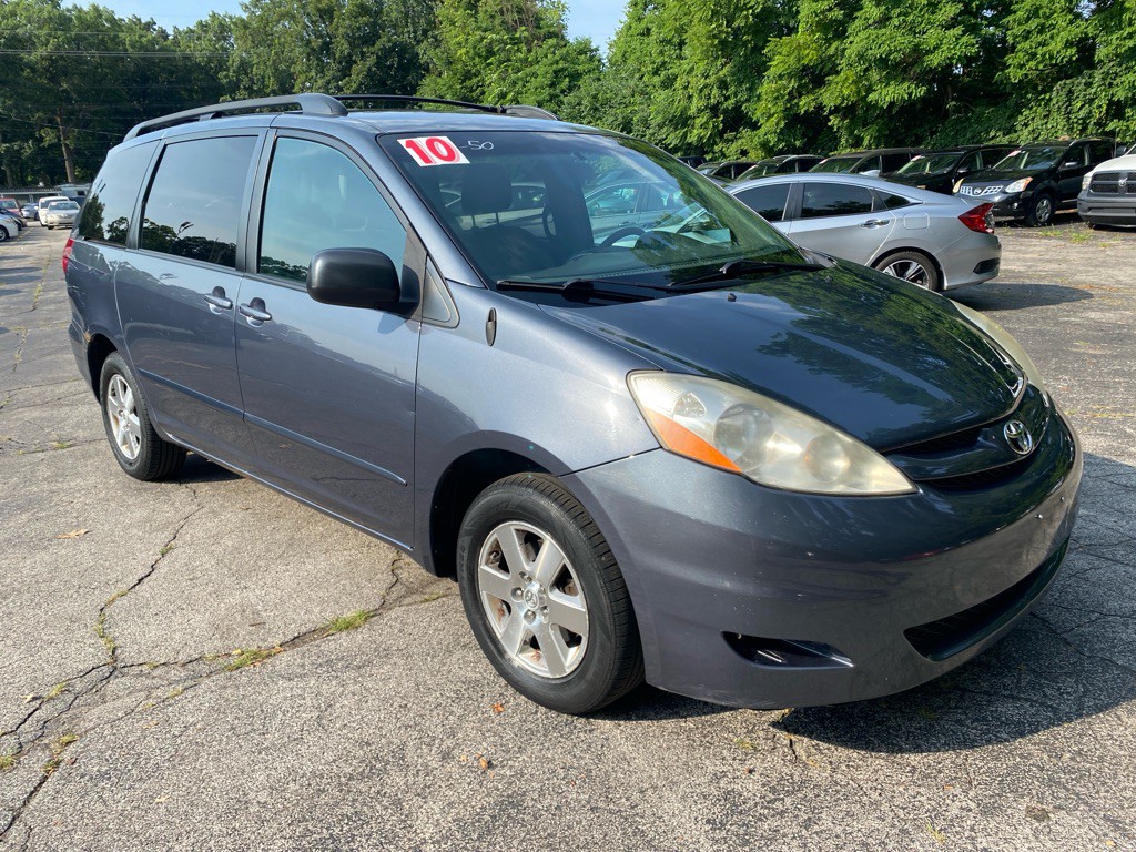 2010 Toyota Sienna Image 5