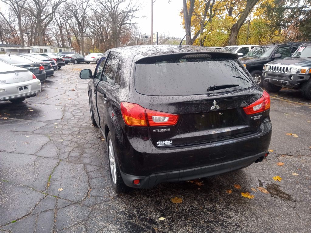 2014 Mitsubishi Outlander Image 3