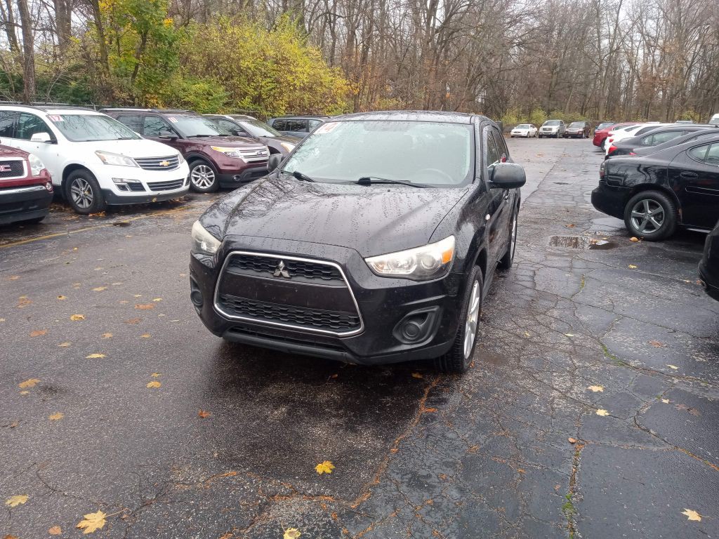 2014 Mitsubishi Outlander Image 4