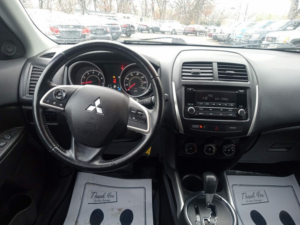 2014 Mitsubishi Outlander Image 7