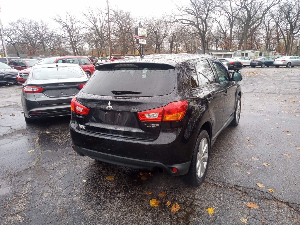 2014 Mitsubishi Outlander Image 10