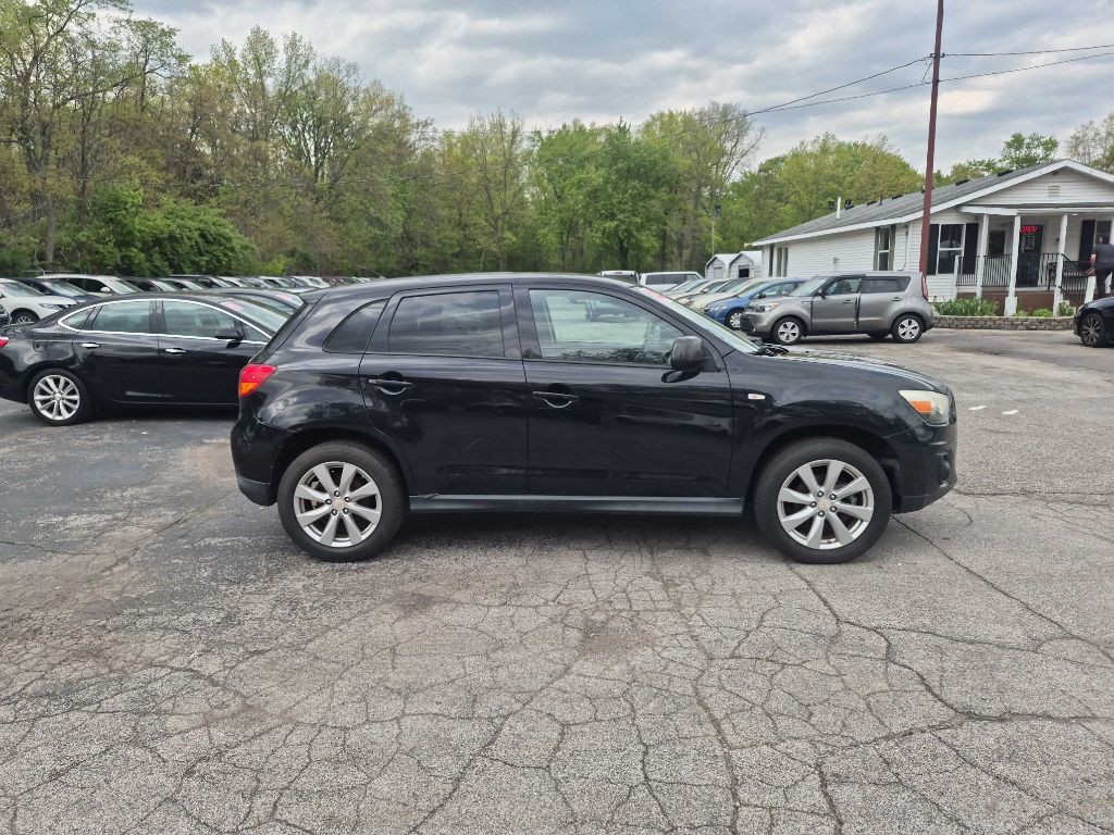 2014 Mitsubishi Outlander Image 4