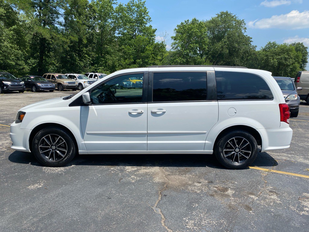 2017 Dodge Grand Caravan Image 2