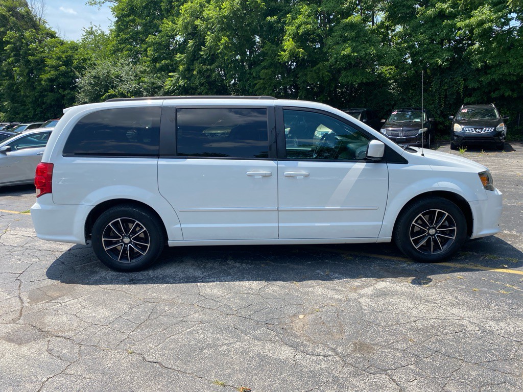 2017 Dodge Grand Caravan Image 4