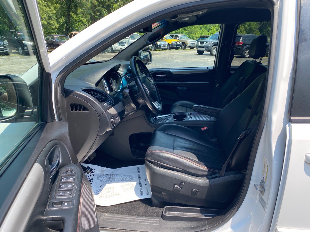2017 Dodge Grand Caravan Image 8