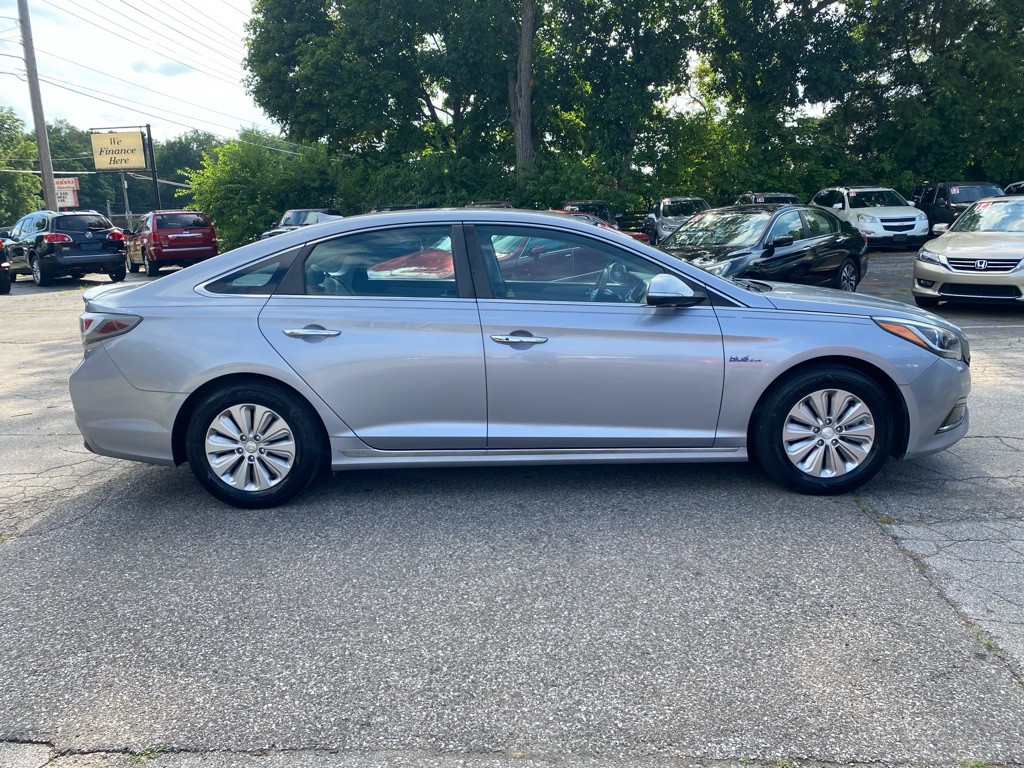 2017 Hyundai Sonata Image 4