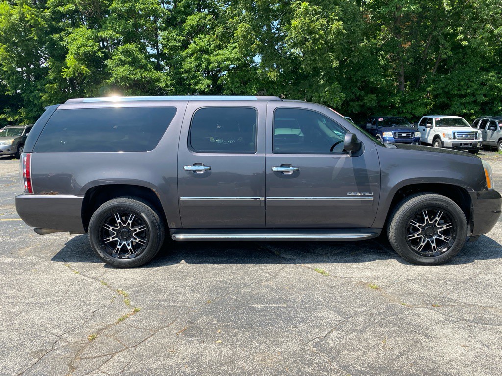 2011 GMC Yukon Image 4