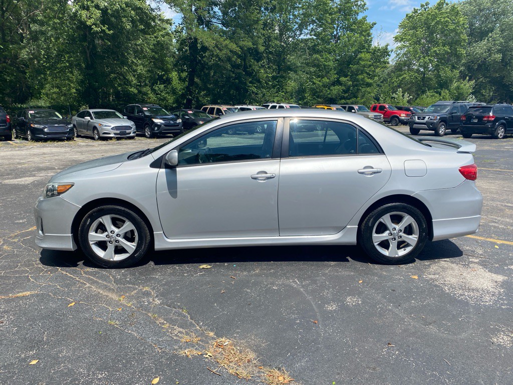 2012 Toyota Corolla Image 2