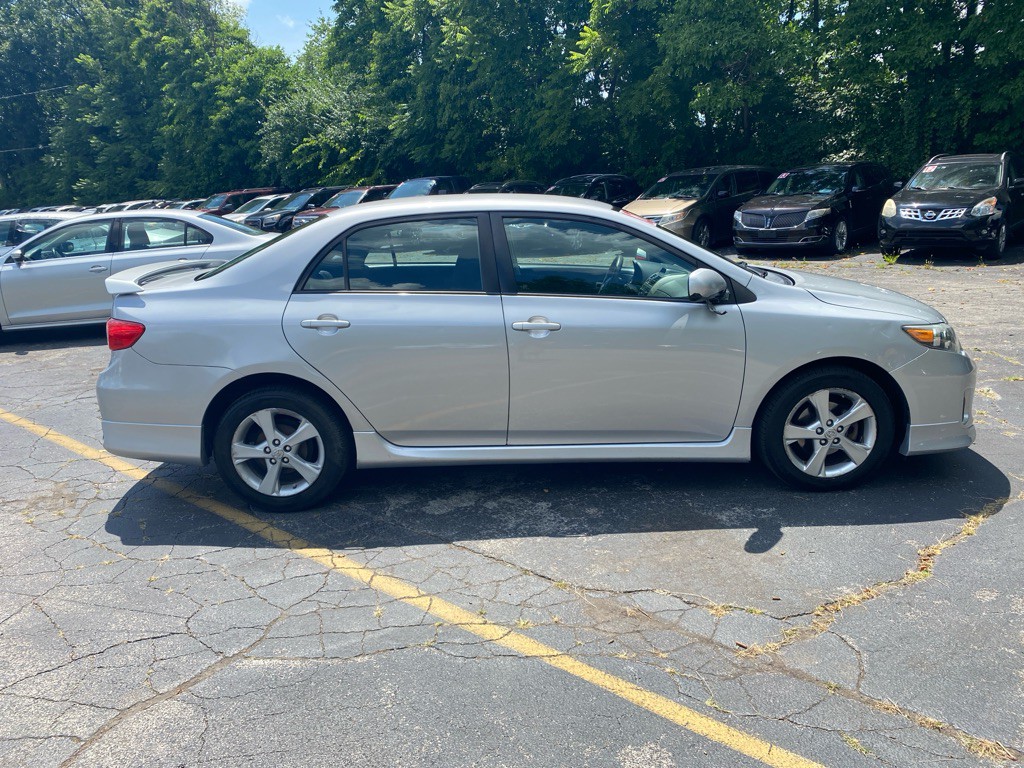 2012 Toyota Corolla Image 4