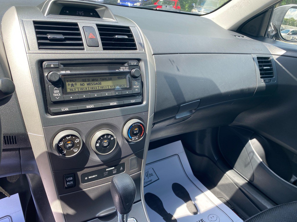 2012 Toyota Corolla Image 11