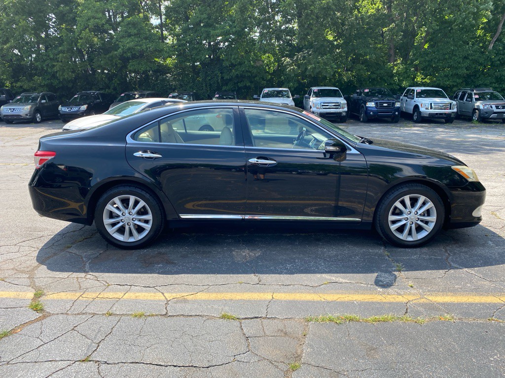 2011 Lexus ES Image 4