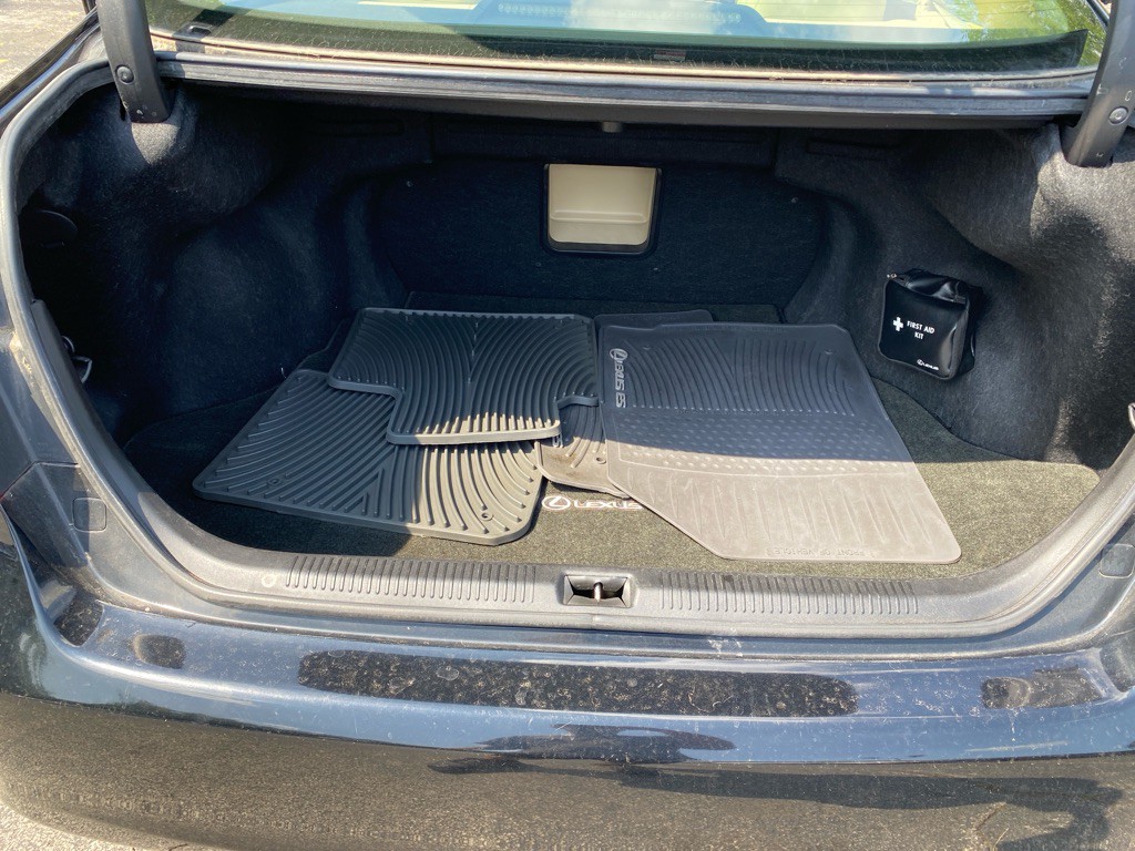 2011 Lexus ES Image 10