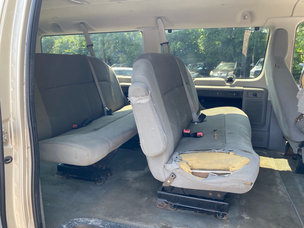 2008 Ford Econoline Image 9
