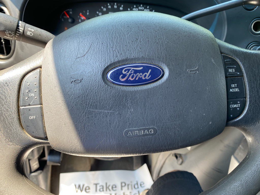 2008 Ford Econoline Image 11