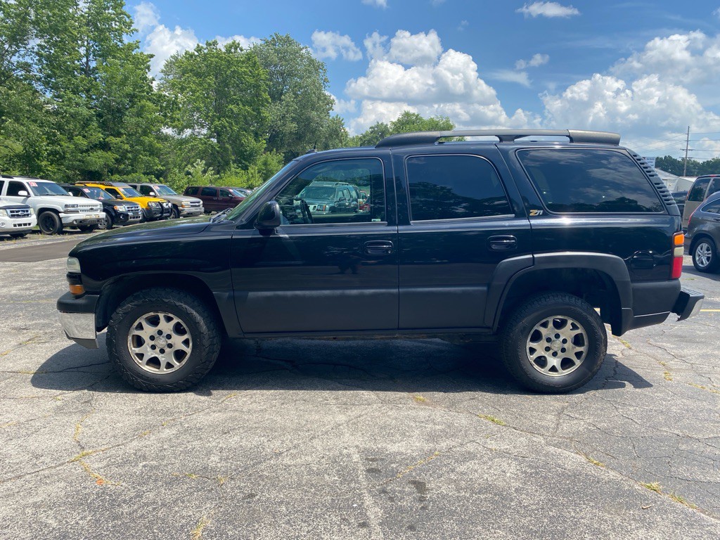 2004 Chevrolet Tahoe Image 2