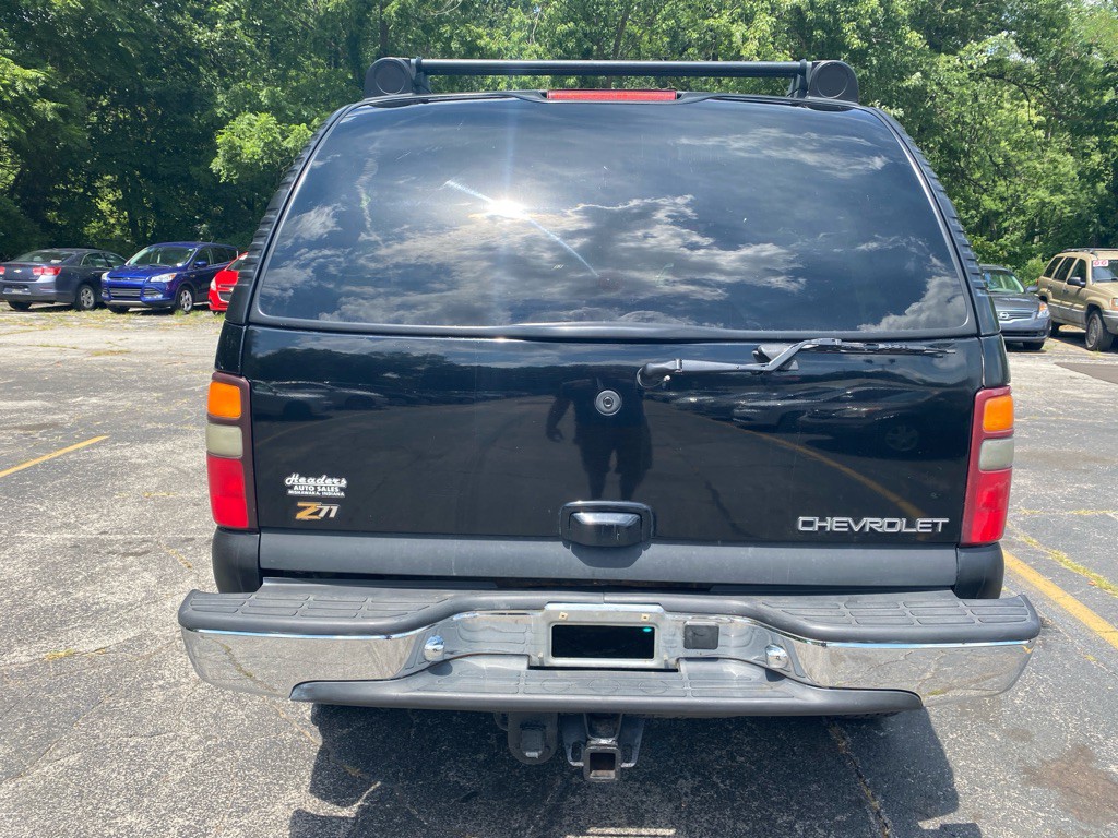2004 Chevrolet Tahoe Image 3