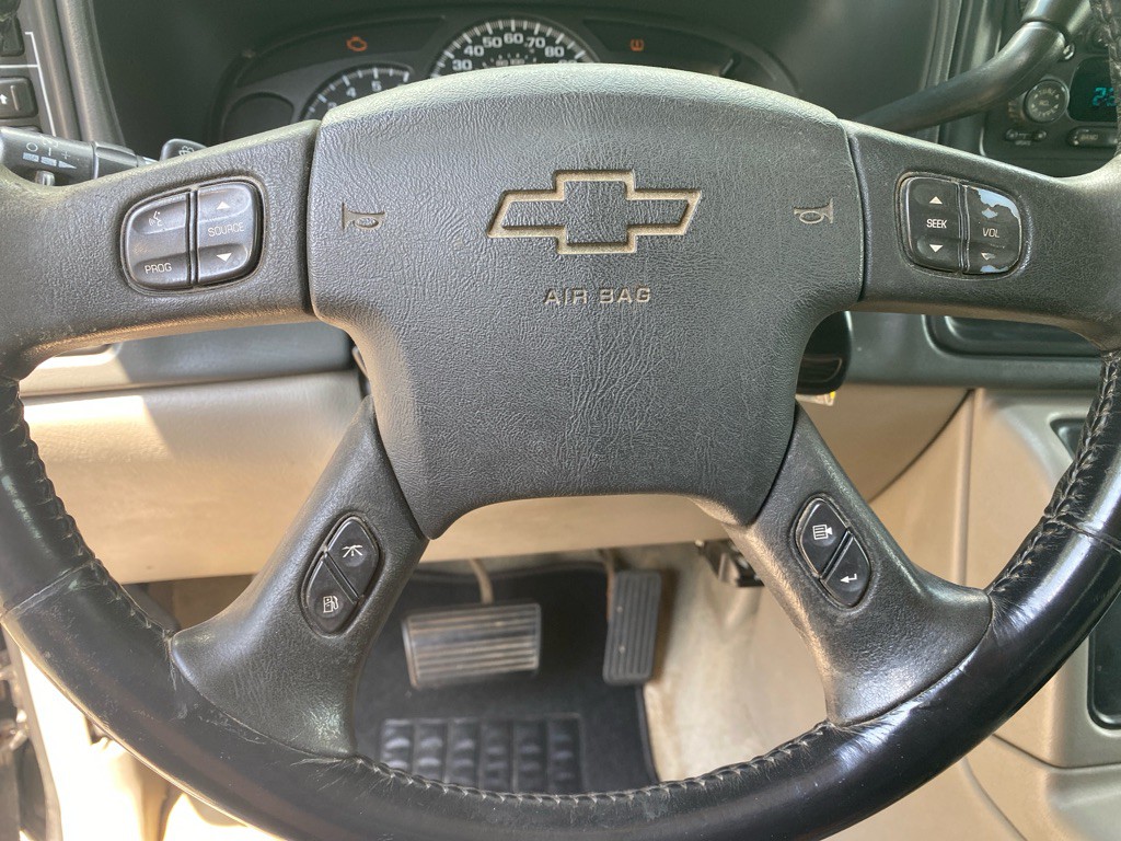 2004 Chevrolet Tahoe Image 14