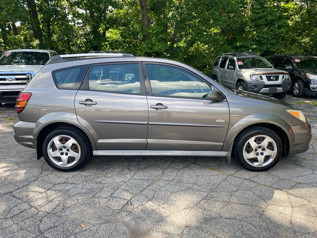2008 Pontiac Vibe Image 4