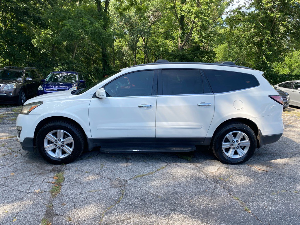 2014 Chevrolet Traverse Image 2