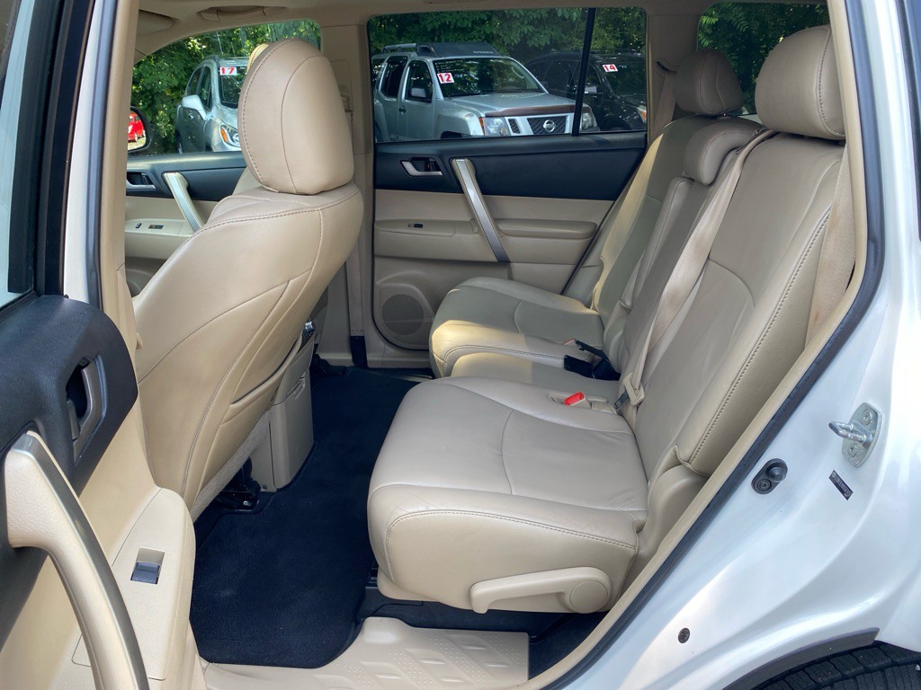 2011 Toyota Highlander Image 9