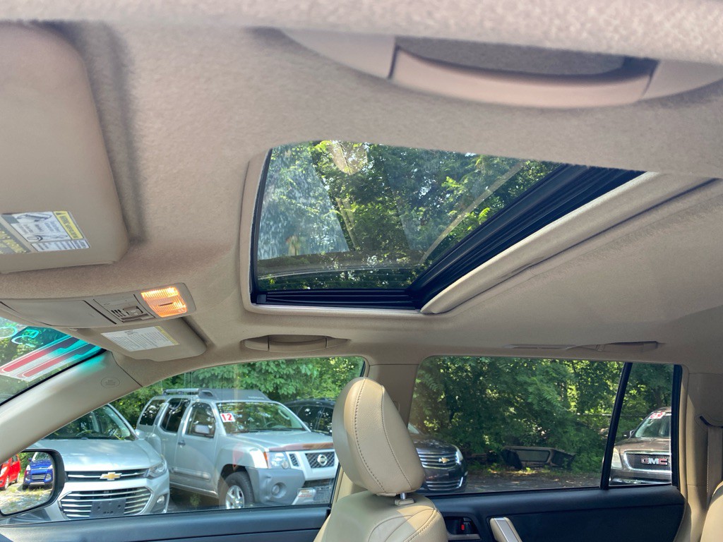 2011 Toyota Highlander Image 13