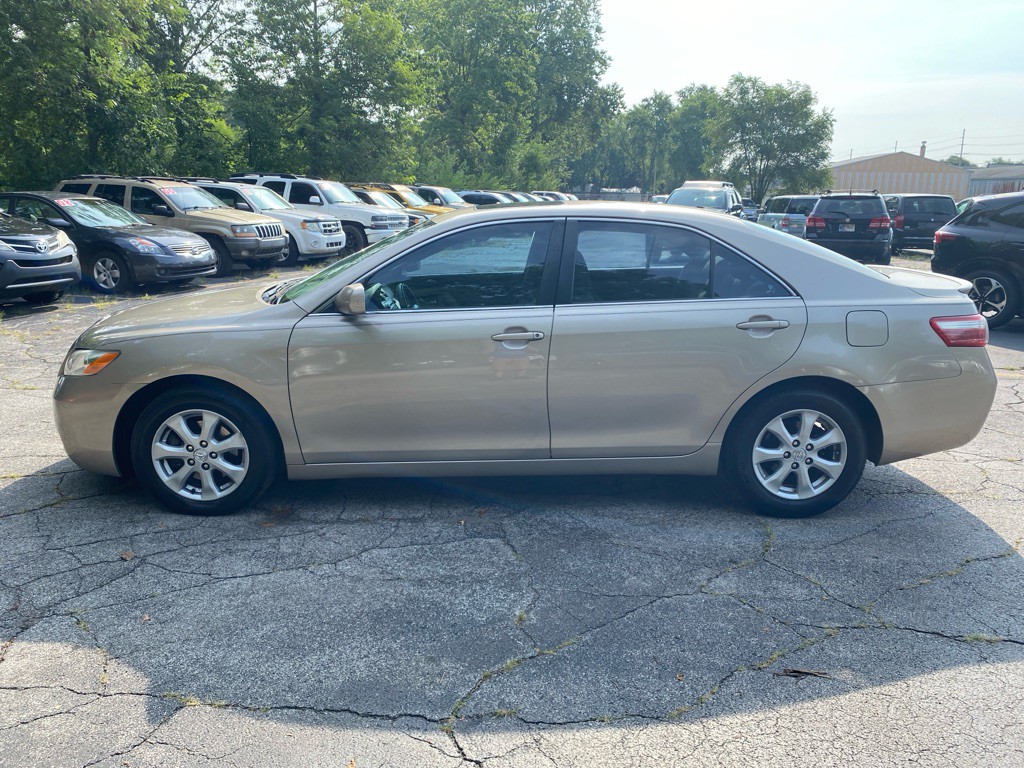 2009 Toyota Camry Image 2
