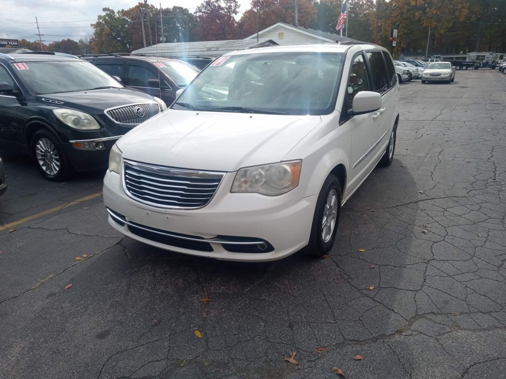 2012 Chrysler Town & Country Image 15