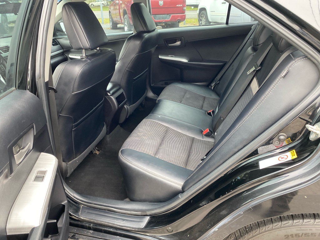 2014 Toyota Camry Image 9